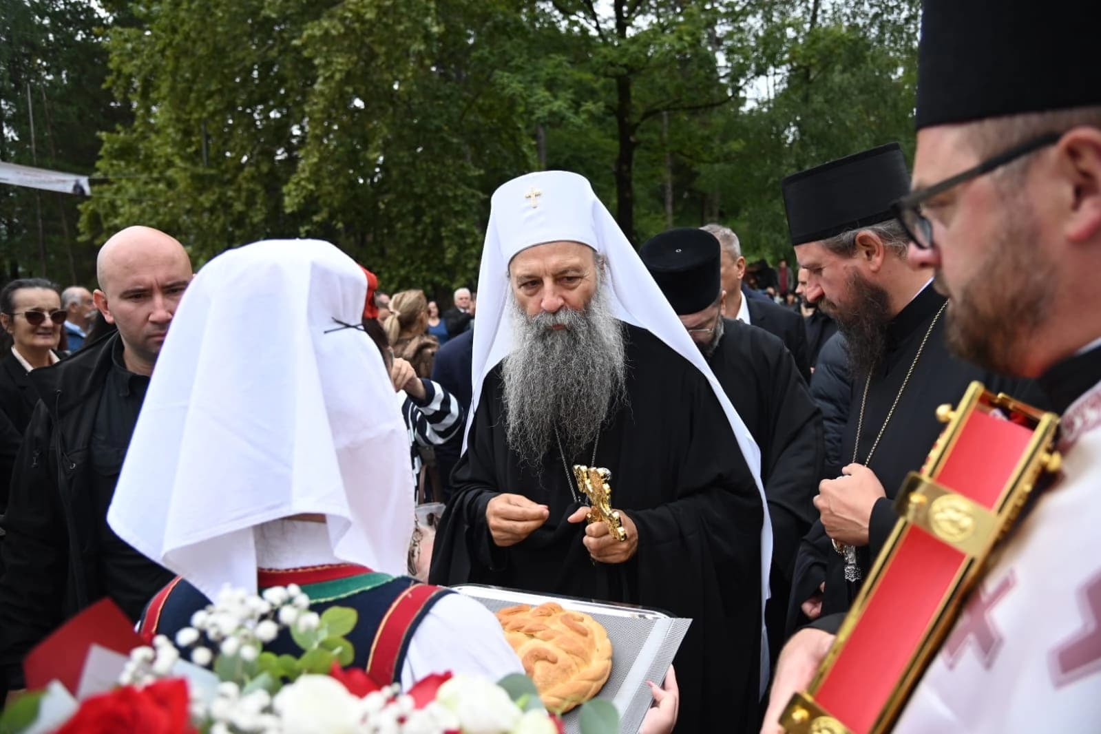 Patrijarh Porfirije osveštao Hram Svetog Nikolaja Čudotvorca u manastiru Rmanj