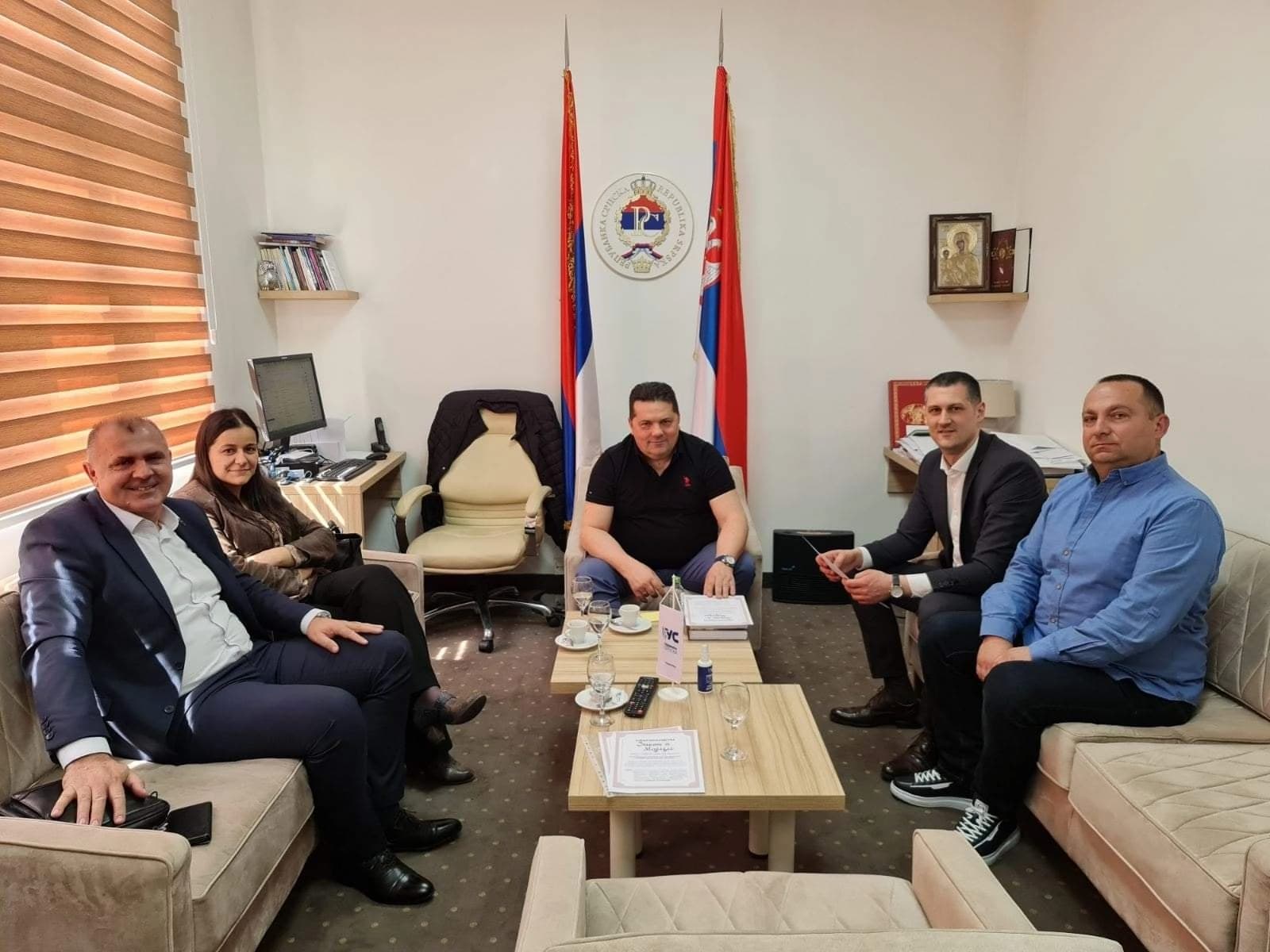 “Porodica je osnovna ćelija društva” – sastanak Ujedinjene Srpske sa udruženjem “4+”