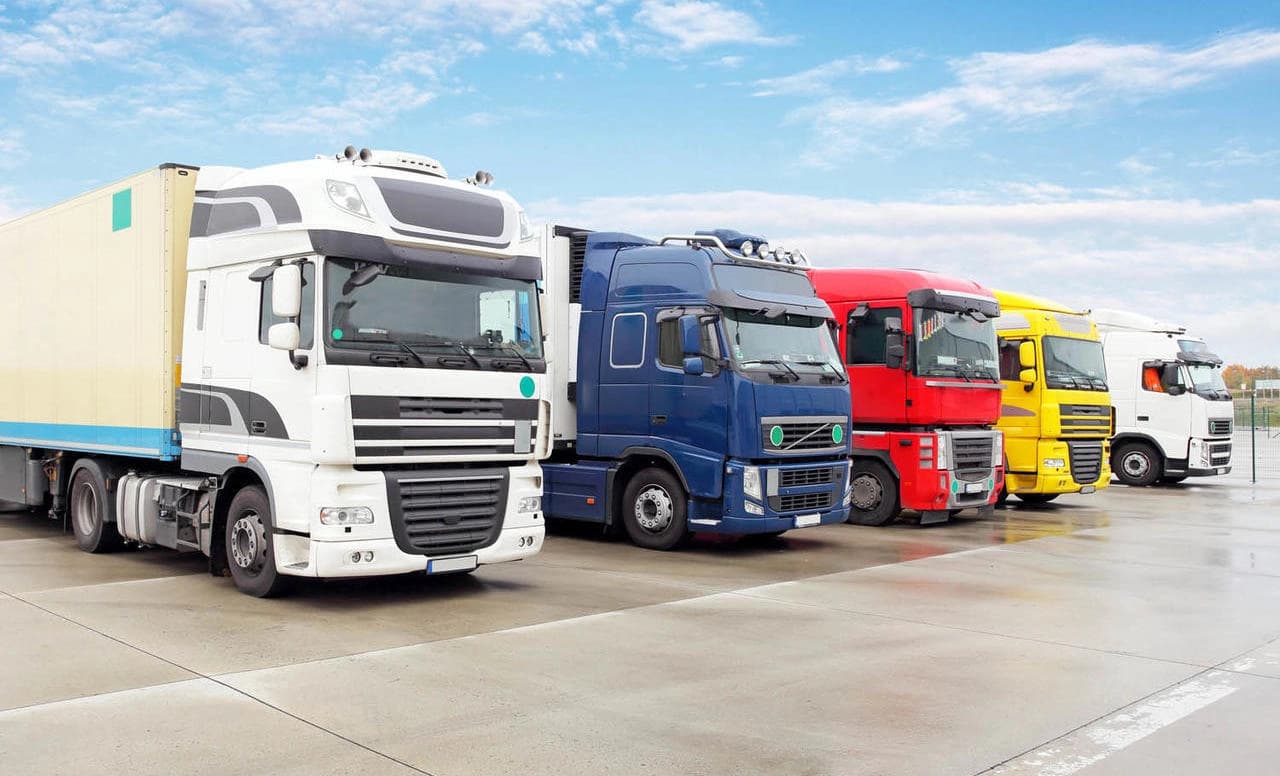 Prevoznici parkirali kamione, bojkotuju točenje goriva i ne idu na utovar robe