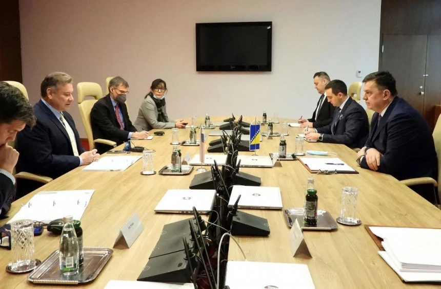 “Sankcije ne doprinose rješavanju krize” Tegeltija se na sastanku sa Eskobarom založio za ukidanje “Inckove odluke”