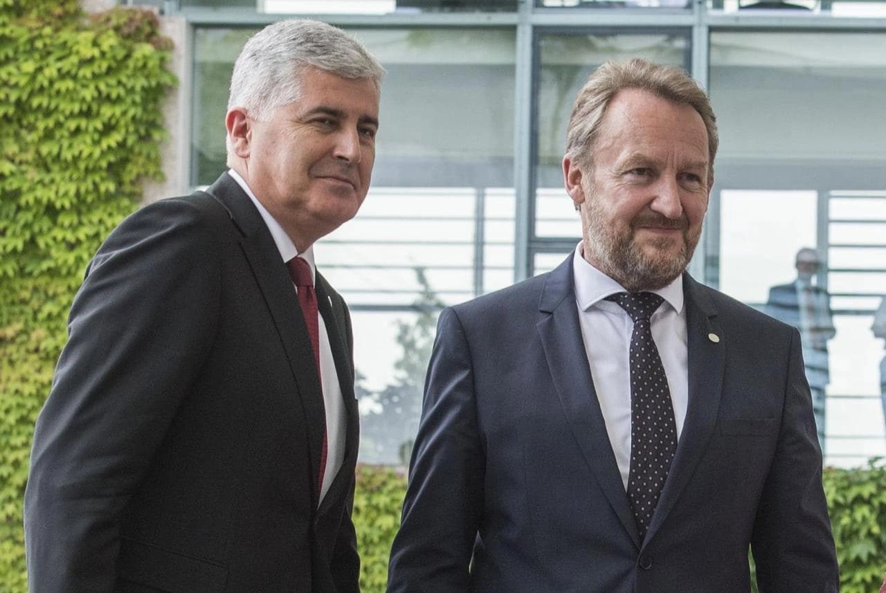 Sastali se Izetbegović i Čović, zajednički prioritet stabilizacija političke situacije u BiH