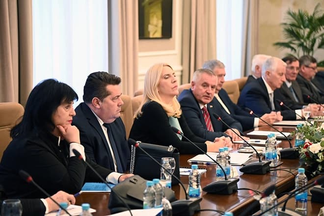 Senat: Snažna podrška rukovodstvu Srpske u odbrani ustavne pozicije i očuvanju mira