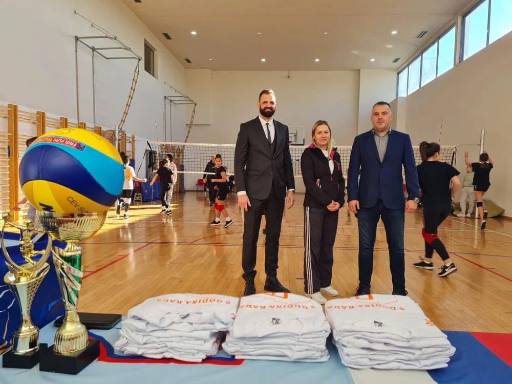 Siniša Vidović i Dejan Bojović u Laktašima na obilježavanju Međunarodnog dana djeteta