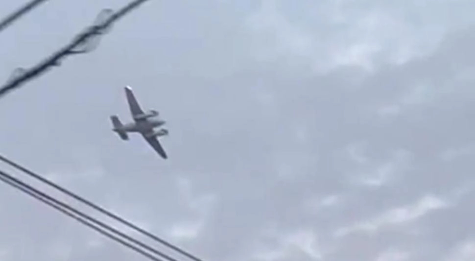 Sletio avion čiji je pilot prijetio da će se zabiti u tržni centar