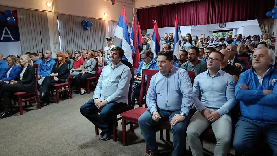 Stanari ne pamte veći skup – organizovana spektakularna tribina Ujedinjene Srpske