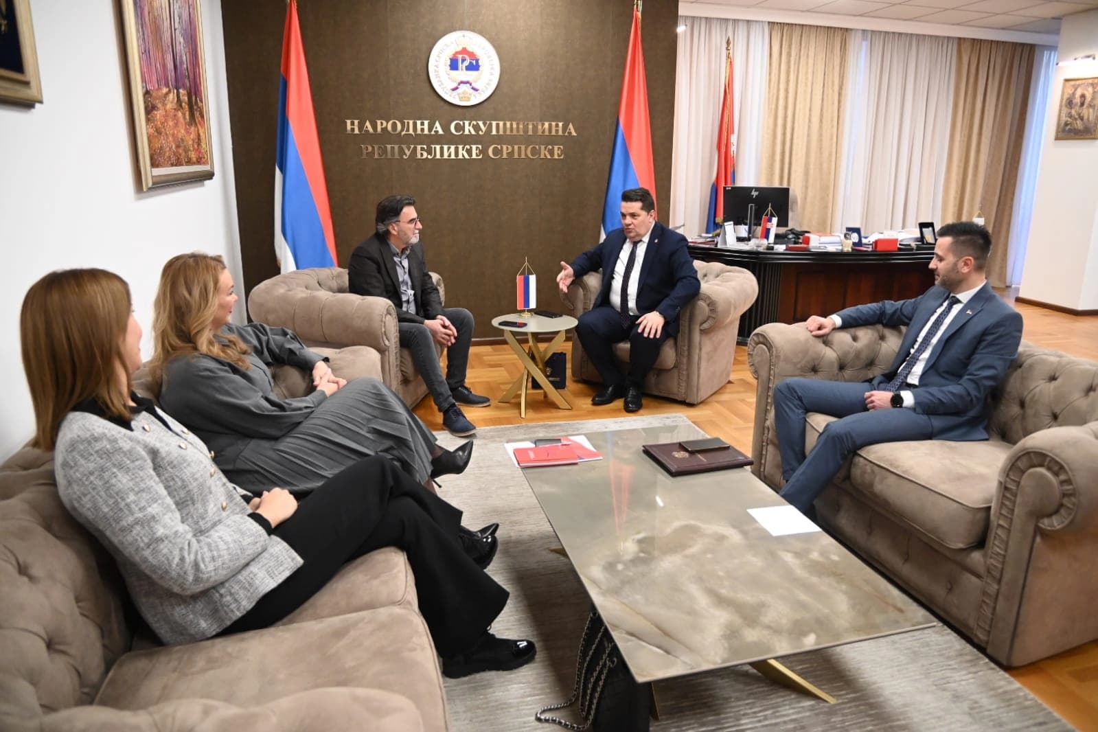 Stevandić razgovarao sa delegacijama Komesarijata za izbeglice i migracije Srbije i Fonda za izbegla i raseljena lica iz Vojvodine