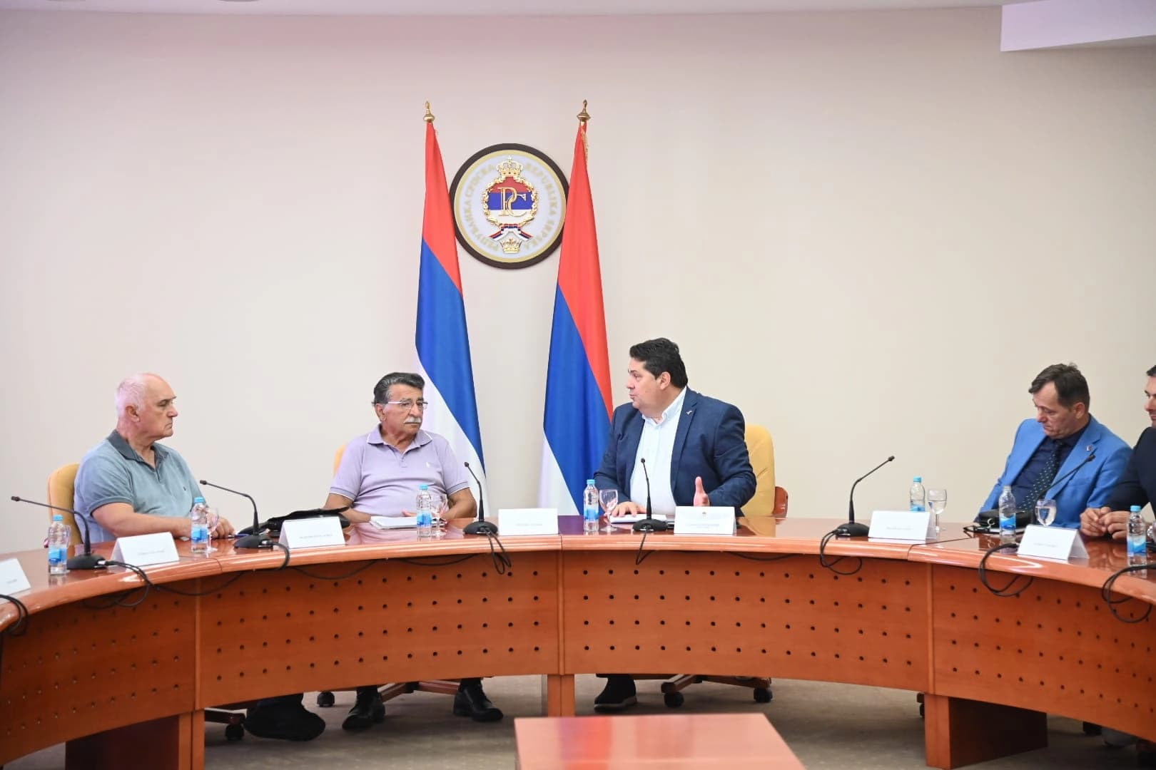 Stevandićev prijdlog za vraćanje grba zastave i himne podržali slavni komandanti VRS a on im uzvratio podrškom za formiranje muzeja VRS