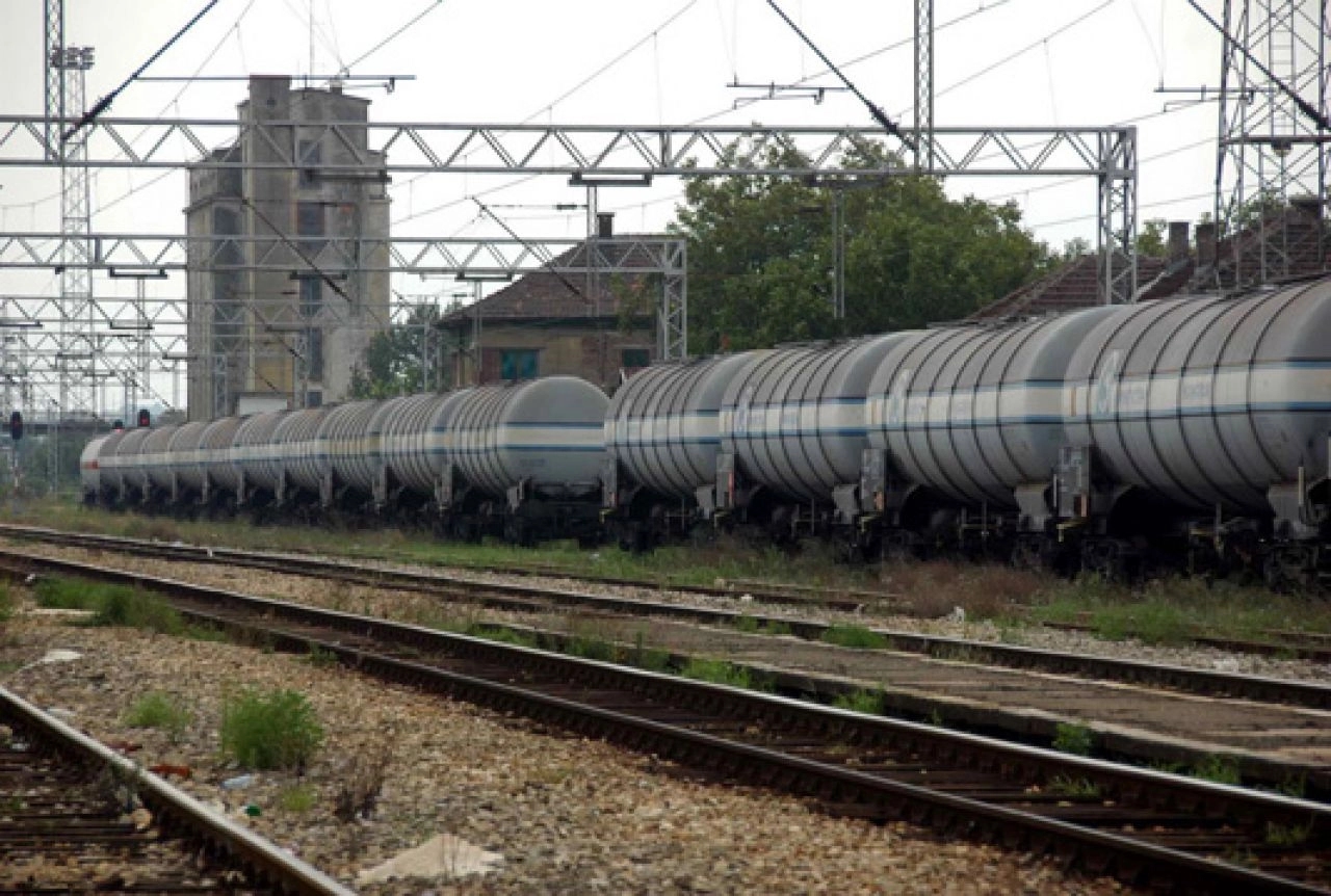 Stručnjaci objašnjavaju kako bi sankicje Naftnoj industriji Srbije imale posljedice po našu privredu