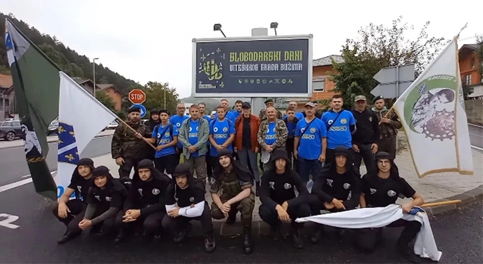 U Bužimu ratni barjaci, djeca kliču “Alahu ekber”