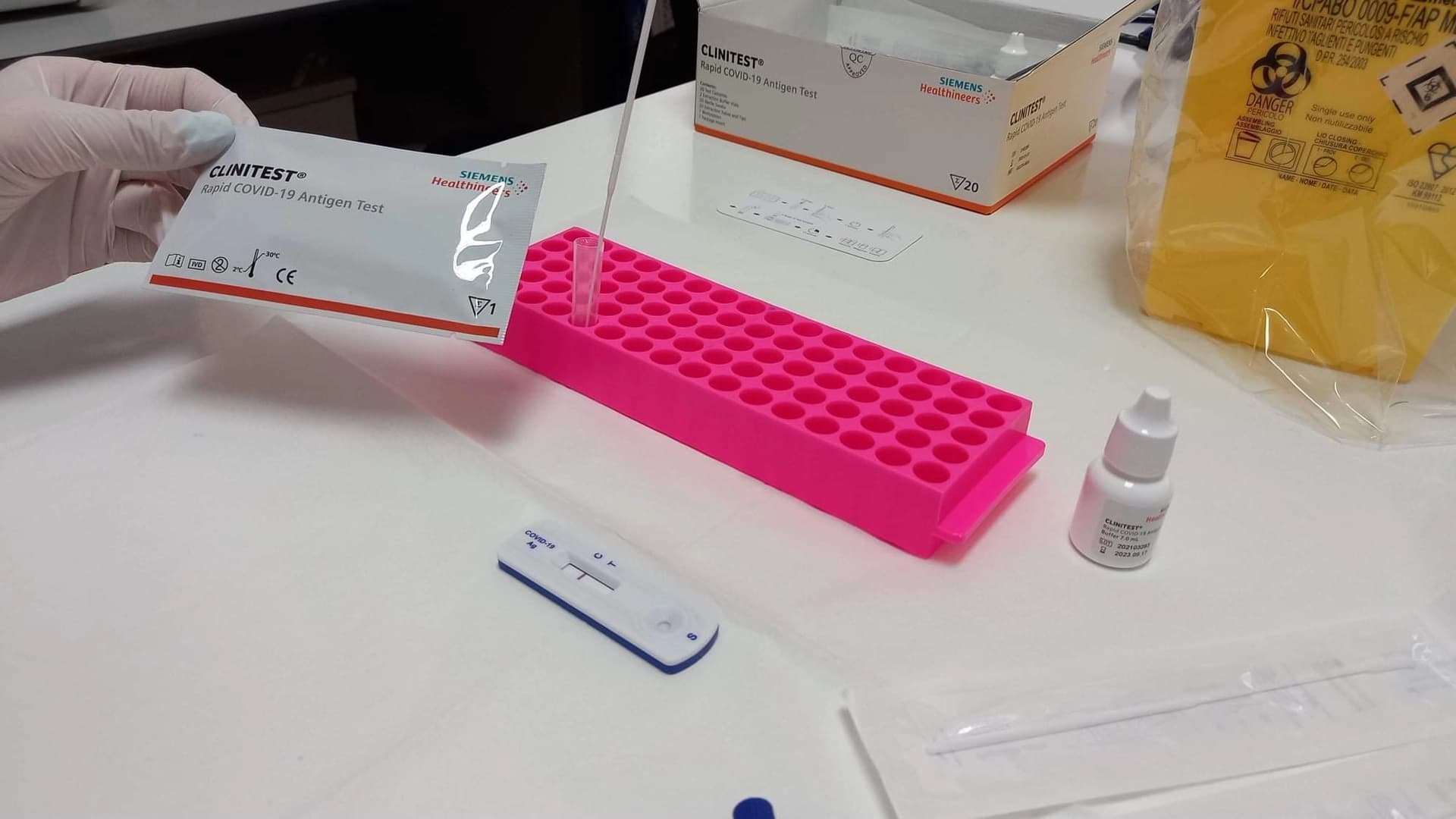 U Institutu u Banjaluci počelo testiranje brzim antigenskim testovima