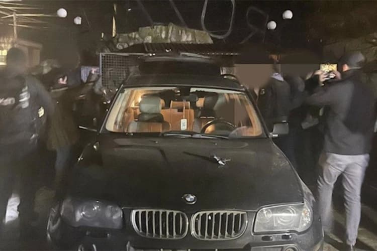 Uhapšen Albanac na jugu Srbije: Pronađena ogromna količina oružja i eksploziva