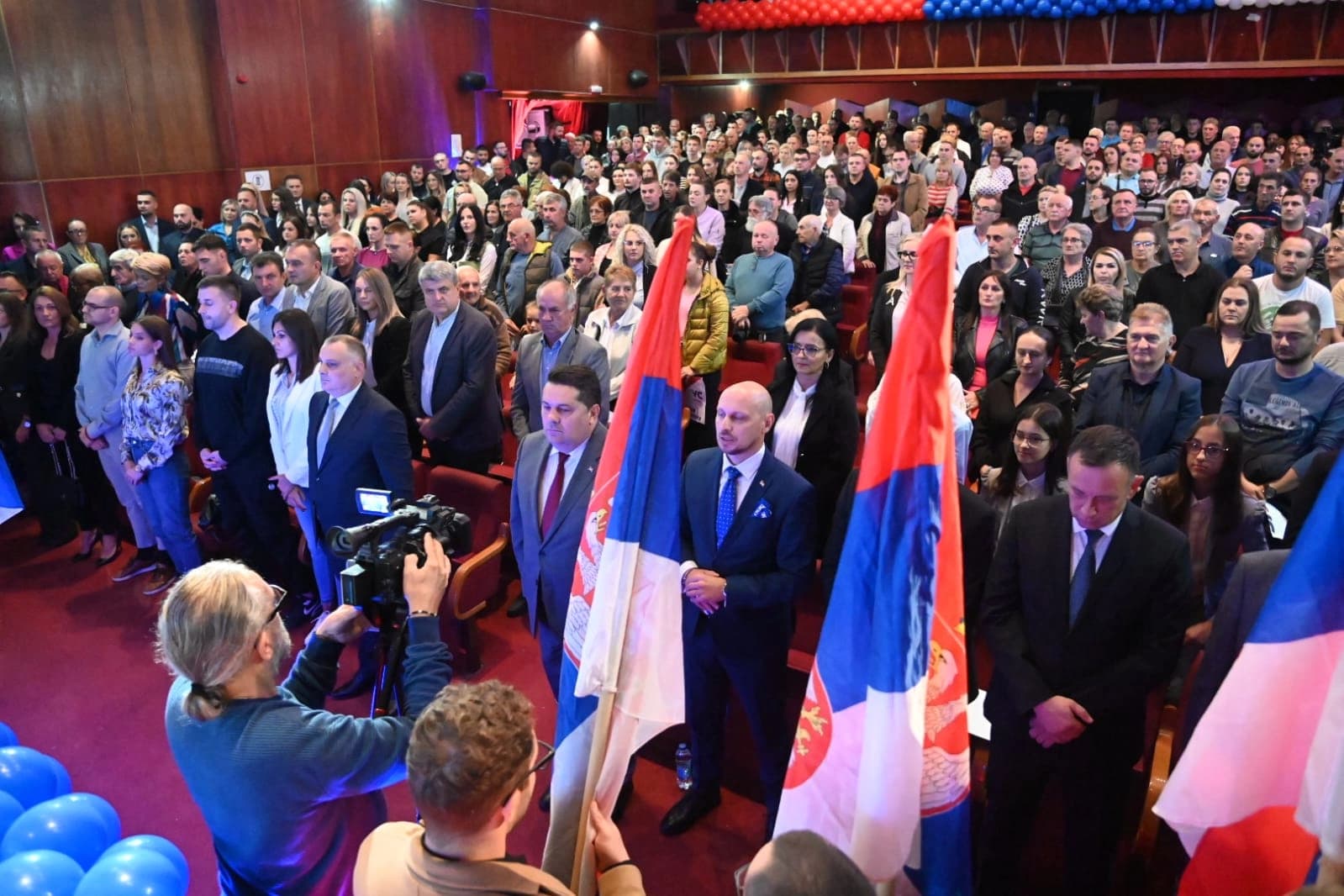 Ujedinjena Srpska najavila najbolji izborni rezultat od osnivanja: Spektakularna završna konvencija u Brčkom, mnogi građani ostali ispred sale