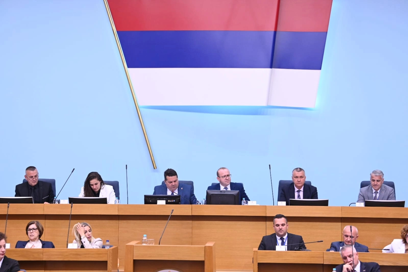 Usvojen Zakon o zabrani pušenja u zatvorenom