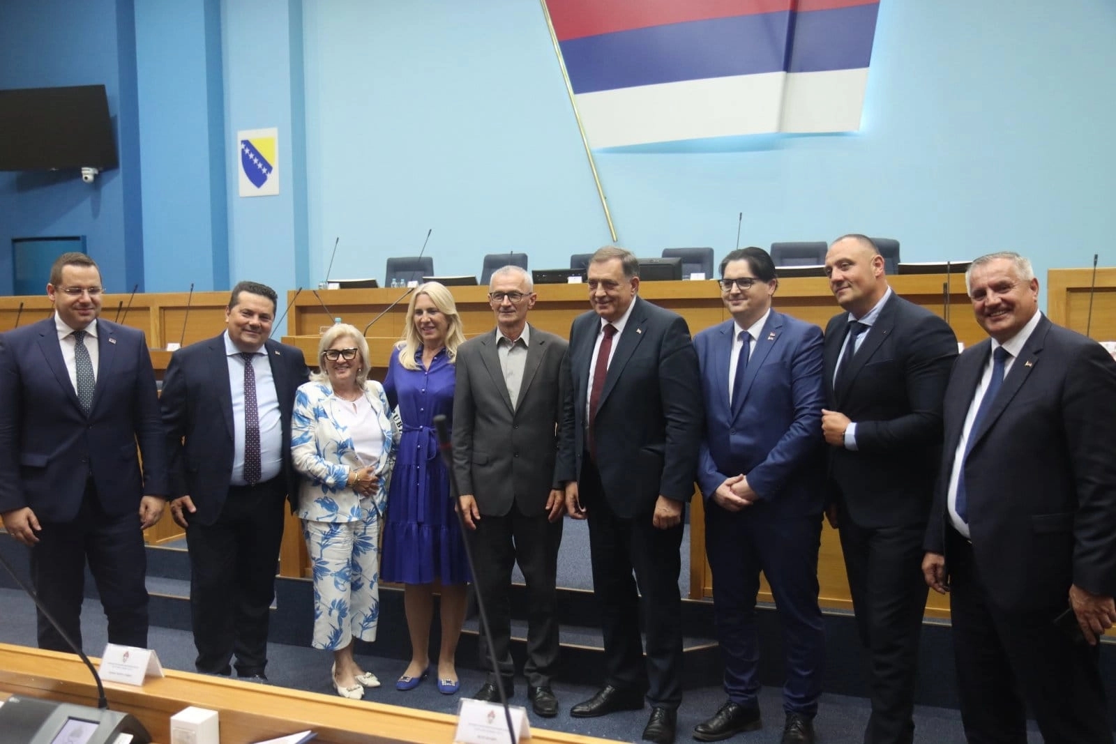 Uz gromoglasan aplauz usvojena Deklaracija o zaštiti nacionalnih i političkih prava i zajedničkoj budućnosti srpskog naroda i Zaključci