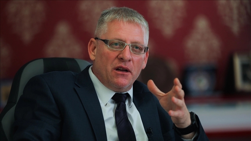 “Varhelji učestvuje u neprijateljskim aktivnostima protiv BiH” DF pozvala Brisel da preduzme mjere protiv komesara za proširenje