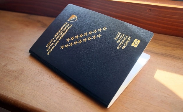 Većina građana nepismena: U BiH izdato 46.229 ličnih karata i pasoša u kojima stoji oznaka “XX”