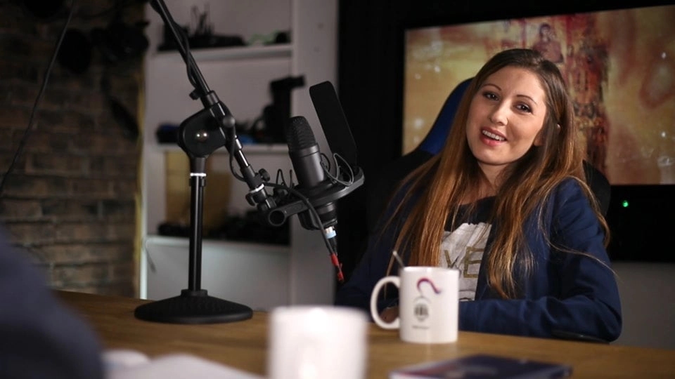 Vesna Veizović privedena u BIA, a pitanje o Savu Manojloviću je šokiralo! (VIDEO)