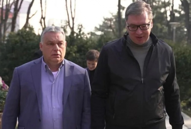 Vučić čestitao Orbanu na organizaciji mirovnog sastanka između Putina i Trampa