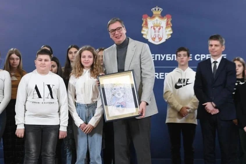 Vučić ugostio djecu iz Slovenije: Pozivam sve srpstvo na božićnu i duhovnu sabornost