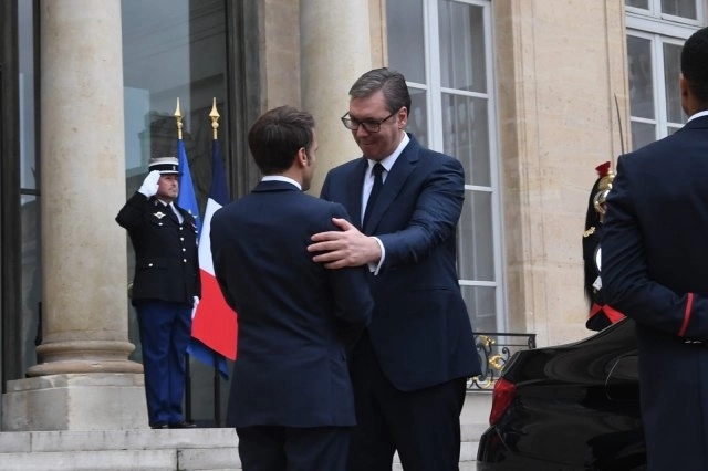 Vučić zadovoljan razgovorima sa Makronom